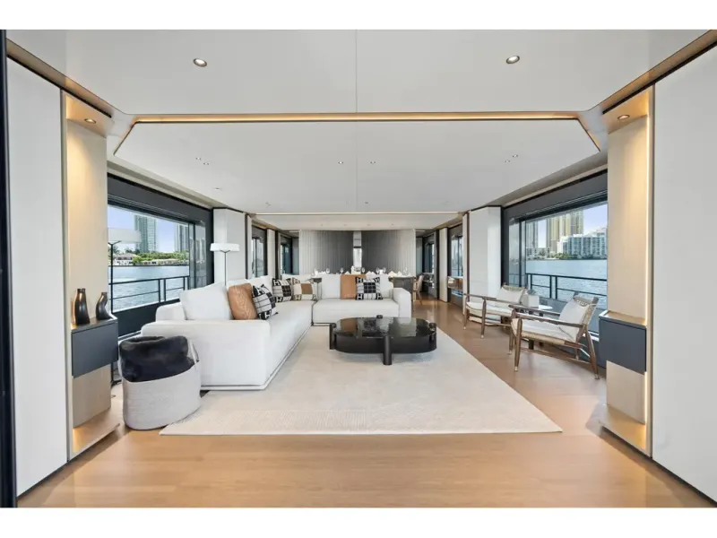 Slide: The Image of Azimut GRANDE 36M 2026 - 67