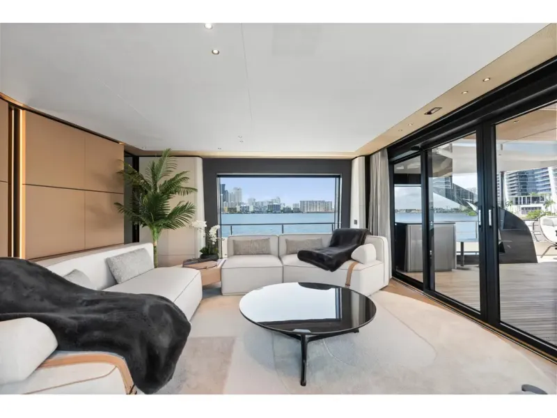 Slide: The Image of Azimut GRANDE 36M 2026 - 92