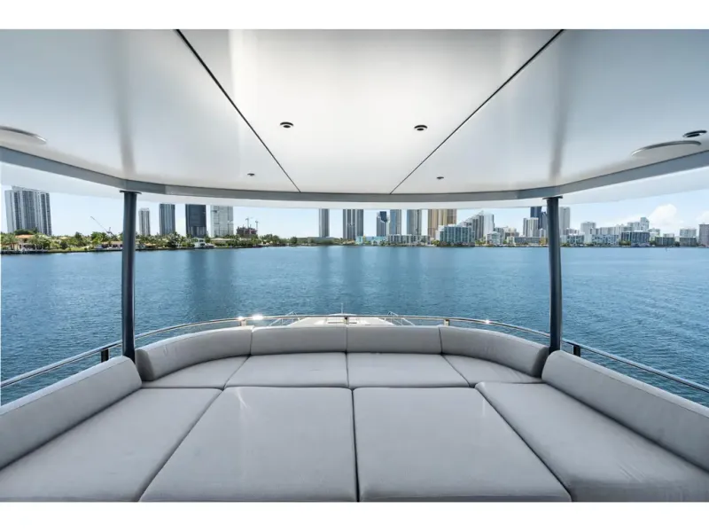 Slide: The Image of Azimut GRANDE 36M 2026 - 60