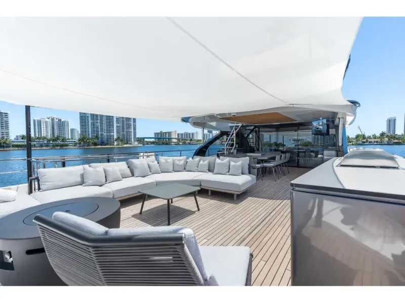 Slide: The Image of Azimut GRANDE 36M 2026 - 53