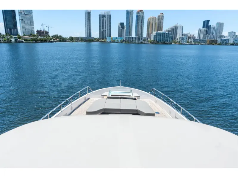 Slide: The Image of Azimut GRANDE 36M 2026 - 62