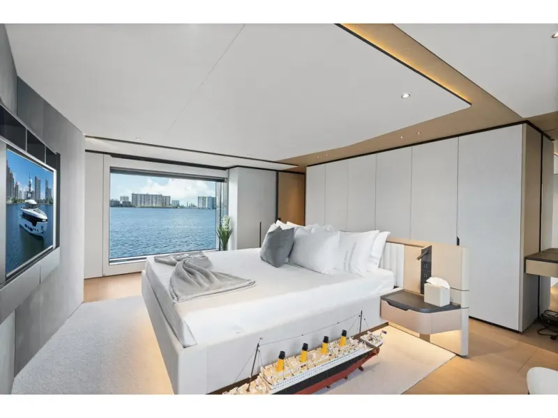 Slide: The Image of Azimut GRANDE 36M 2026 - 98