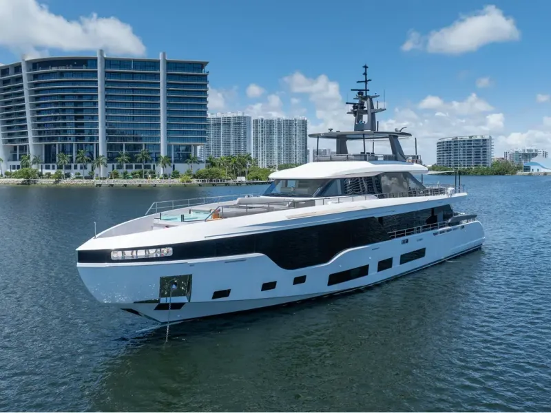 Slide: The Image of Azimut GRANDE 36M 2026 - 3