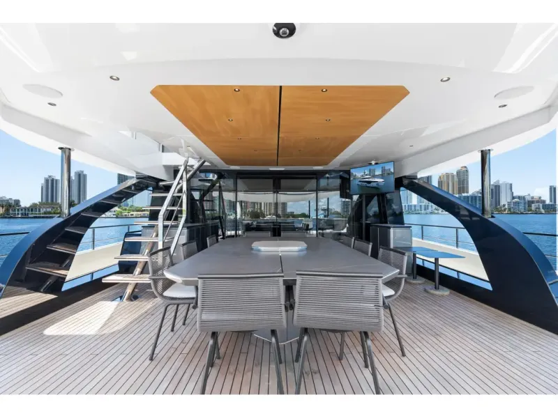 Slide: The Image of Azimut GRANDE 36M 2026 - 55