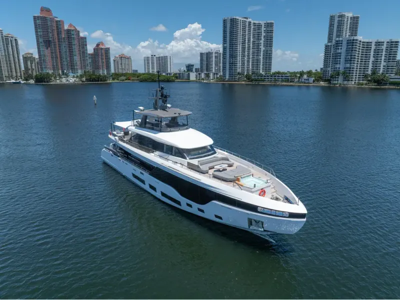 Slide: The Image of Azimut GRANDE 36M 2026 - 7