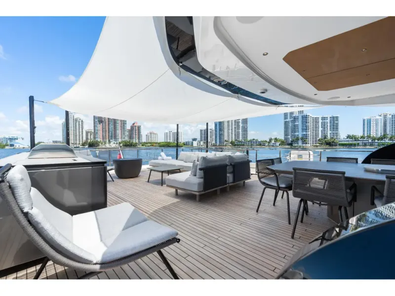 Slide: The Image of Azimut GRANDE 36M 2026 - 54