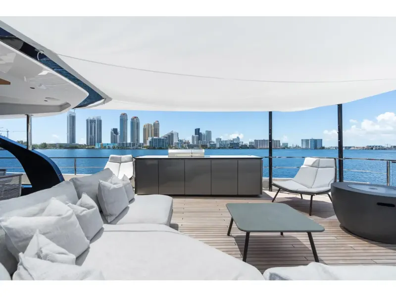 Slide: The Image of Azimut GRANDE 36M 2026 - 51
