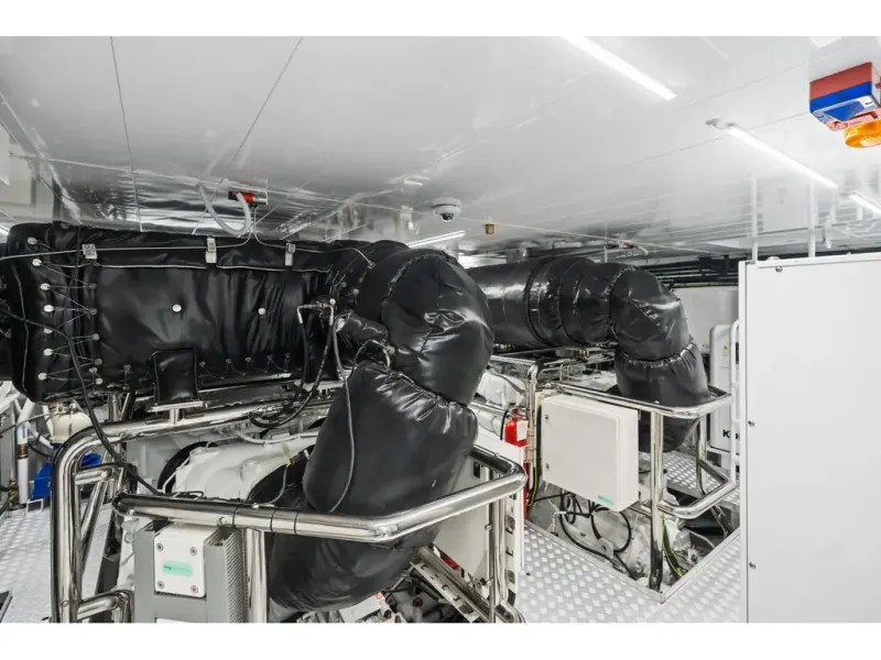 Slide: The Image of Azimut GRANDE 36M 2026 - 145