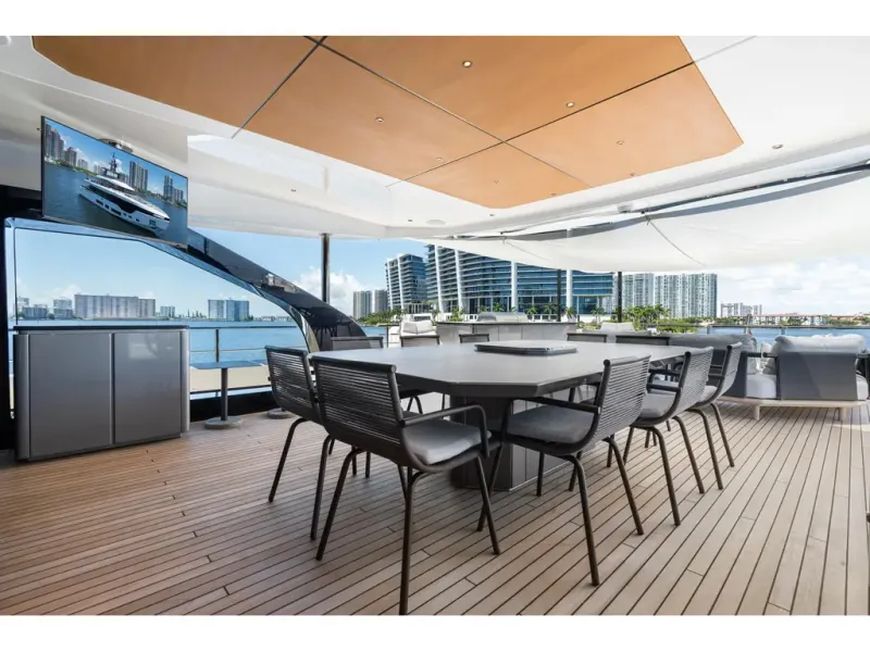 Slide: The Image of Azimut GRANDE 36M 2026 - 48
