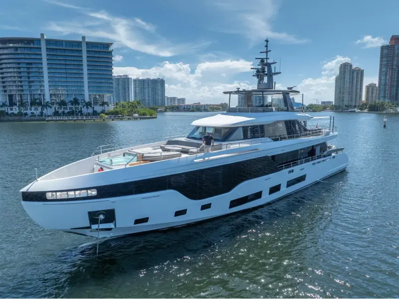 Slide: The Image of Azimut GRANDE 36M 2026 - 17