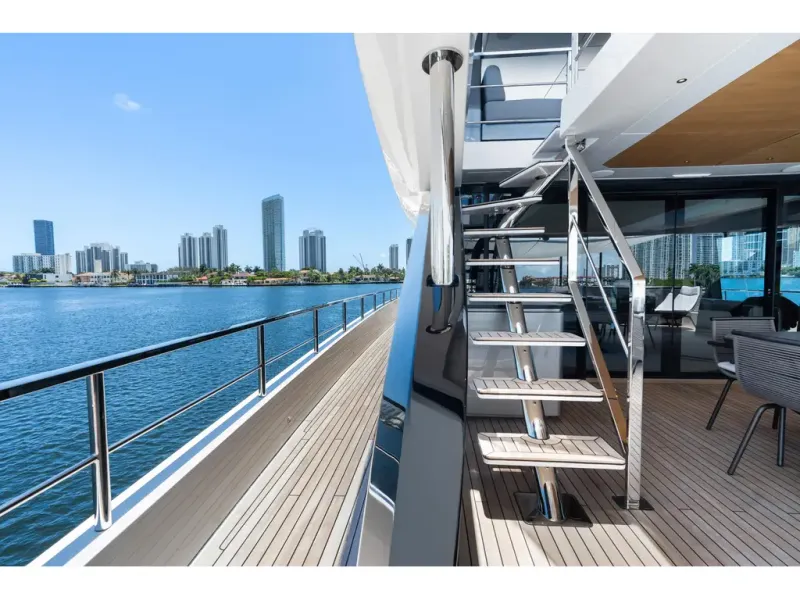 Slide: The Image of Azimut GRANDE 36M 2026 - 45