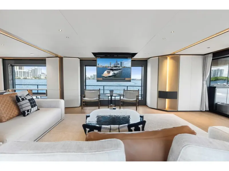 Slide: The Image of Azimut GRANDE 36M 2026 - 75