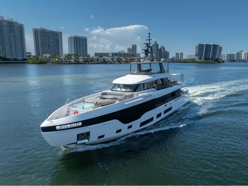 Slide: The Image of Azimut GRANDE 36M 2026 - 20