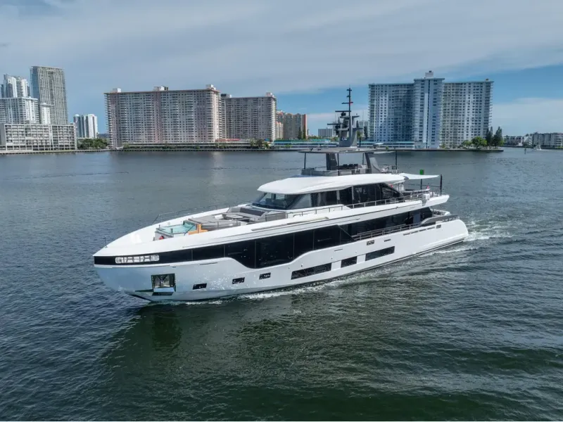 Slide: The Image of Azimut GRANDE 36M 2026 - 22