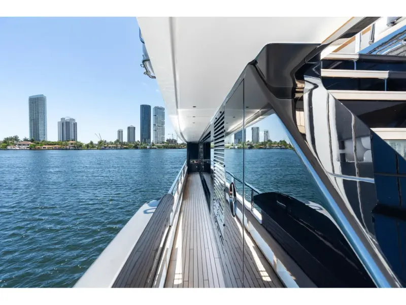 Slide: The Image of Azimut GRANDE 36M 2026 - 31