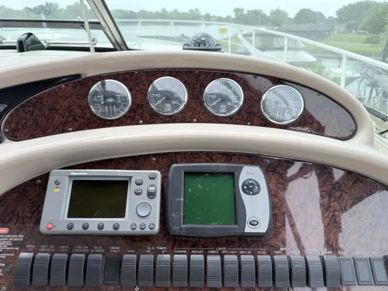Slide: The Image of Sea Ray 380 SUNDANCER 2003 - 16