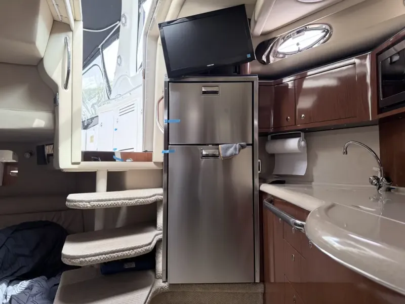 Slide: The Image of Sea Ray 380 SUNDANCER 2003 - 20