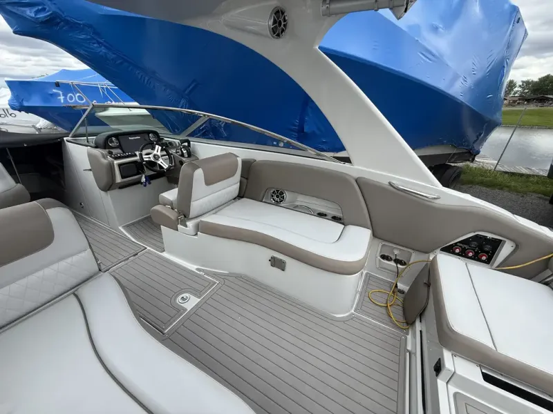 Slide: The Image of Crownline Boats E30 2018 - 10