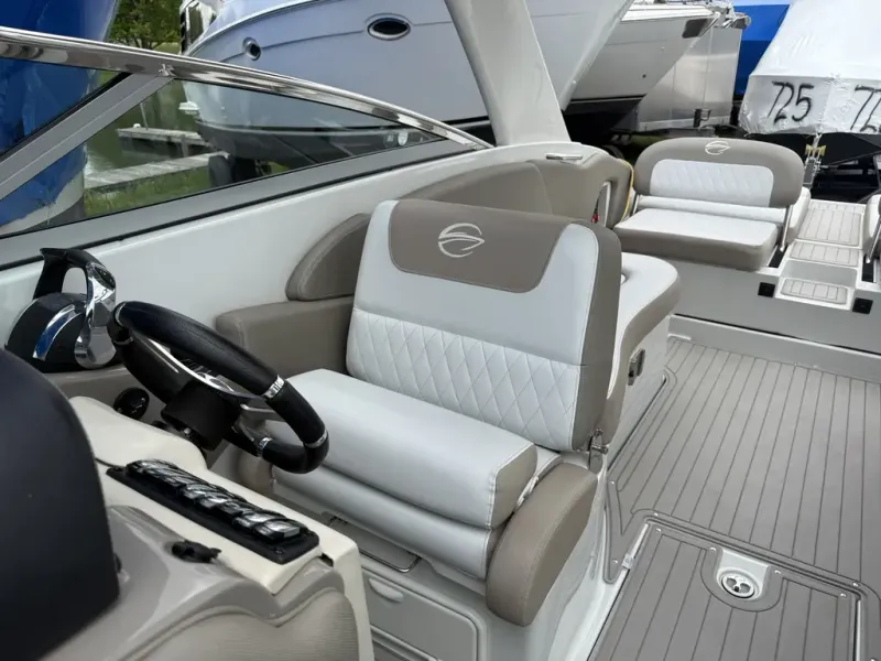 Slide: The Image of Crownline Boats E30 2018 - 14