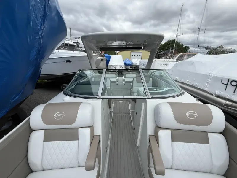 Slide: The Image of Crownline Boats E30 2018 - 18