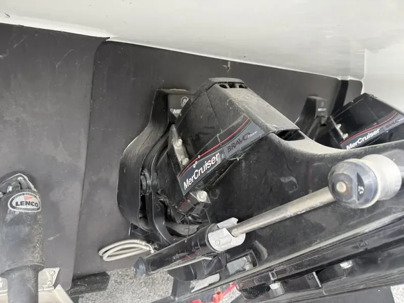 Slide: The Image of Crownline Boats E30 2018 - 20
