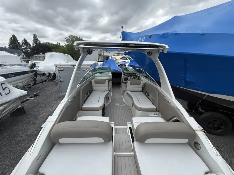 Slide: The Image of Crownline Boats E30 2018 - 4