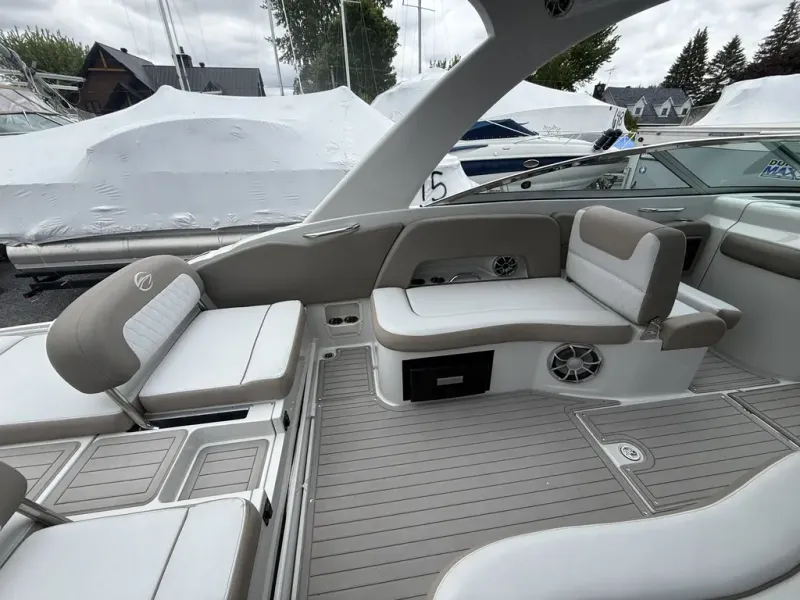 Slide: The Image of Crownline Boats E30 2018 - 6