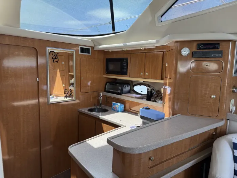 Slide: The Image of Regal 3780 Commodore Fly 2001 - 14