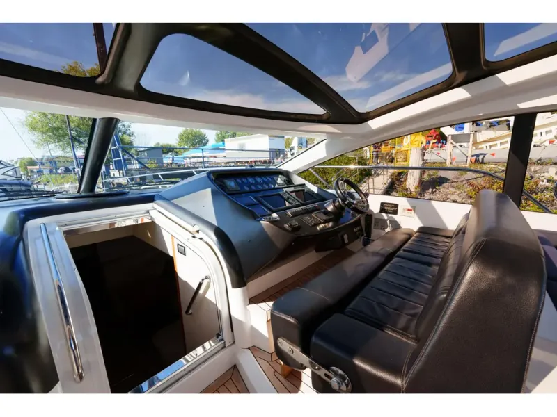 Slide: The Image of Sunseeker PREDATOR 60 2011 - 13