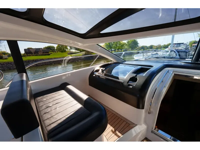 Slide: The Image of Sunseeker PREDATOR 60 2011 - 14