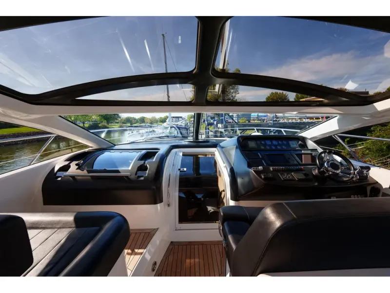 Slide: The Image of Sunseeker PREDATOR 60 2011 - 15