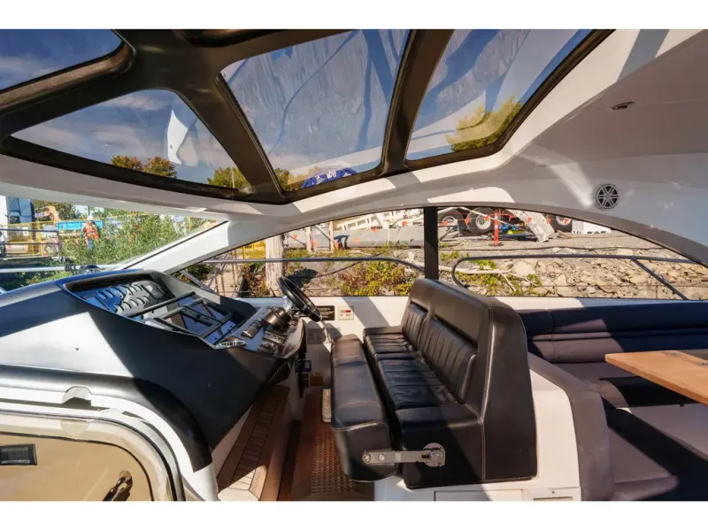 Slide: The Image of Sunseeker PREDATOR 60 2011 - 16