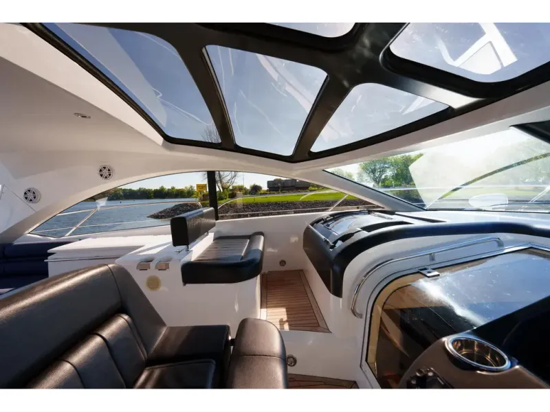 Slide: The Image of Sunseeker PREDATOR 60 2011 - 17