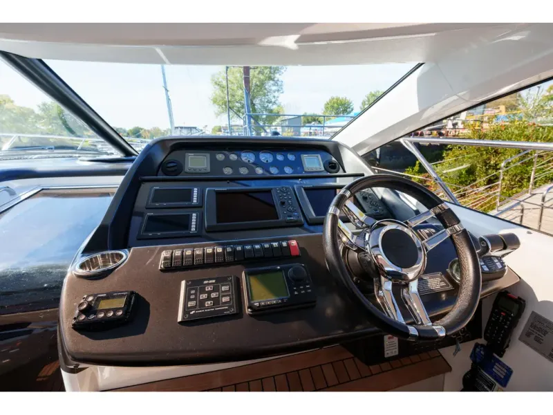 Slide: The Image of Sunseeker PREDATOR 60 2011 - 18