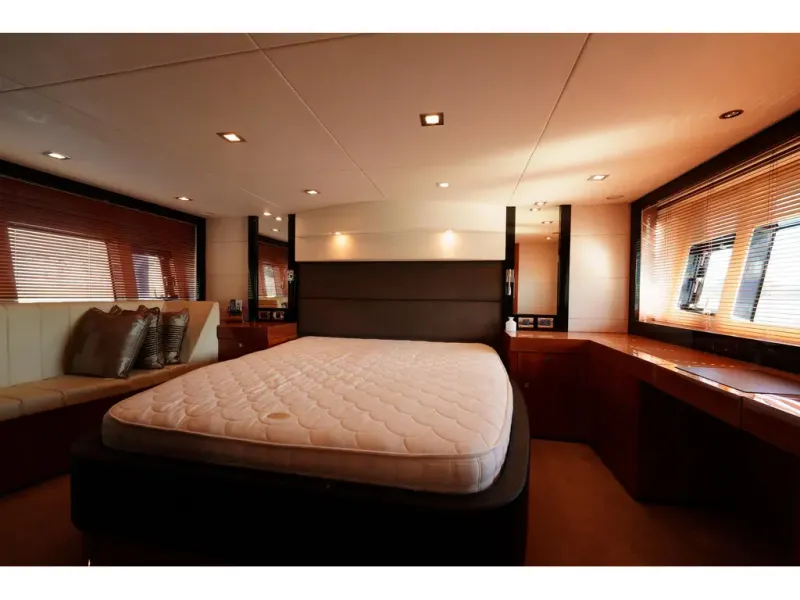Slide: The Image of Sunseeker PREDATOR 60 2011 - 26