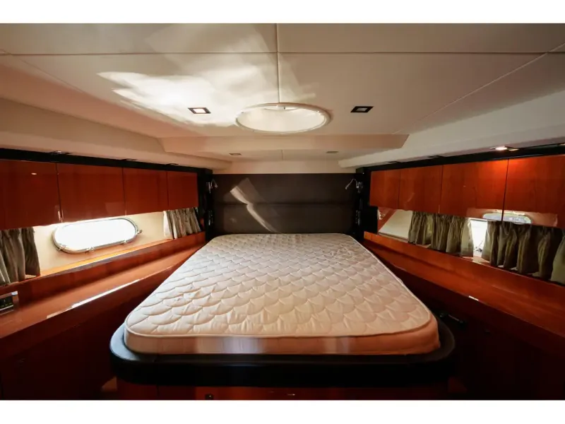 Slide: The Image of Sunseeker PREDATOR 60 2011 - 29