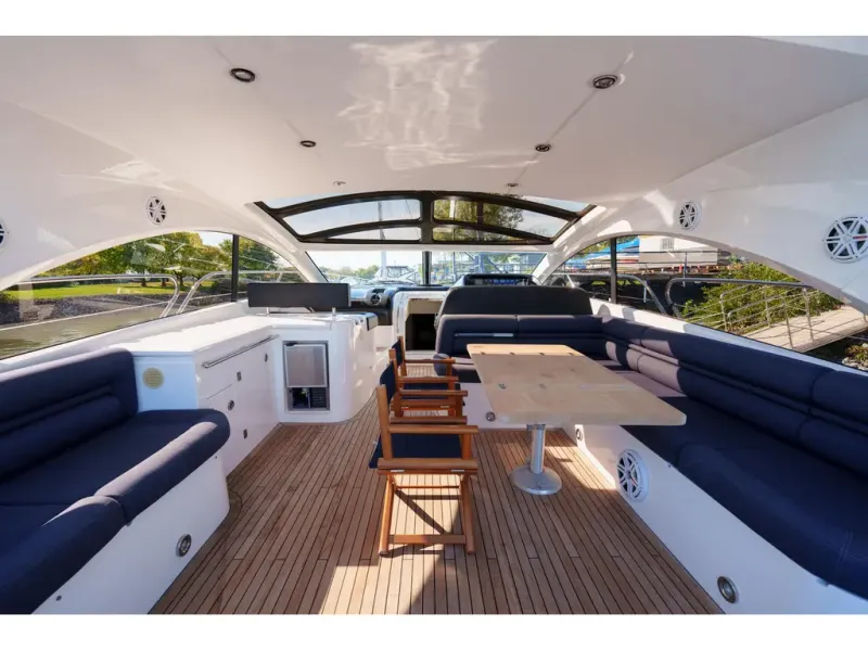 Slide: The Image of Sunseeker PREDATOR 60 2011 - 8
