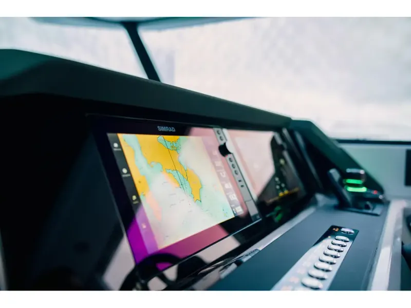 Slide: The Image of Axopar 38 XC Cross Cabin 2026 - 7
