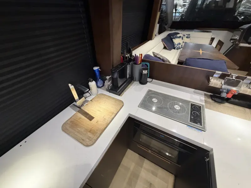 Slide: The Image of Galeon 500 FLY 2019 - 5