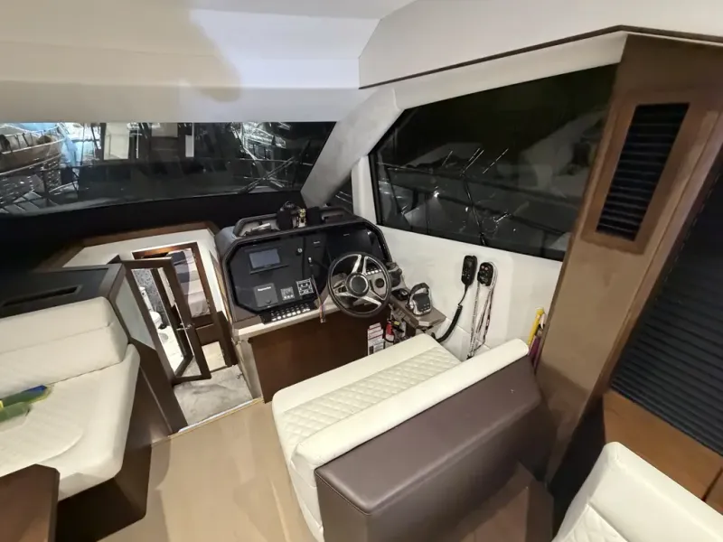 Slide: The Image of Galeon 500 FLY 2019 - 9