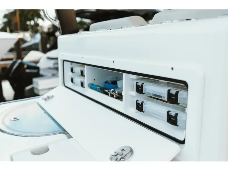 Slide: The Image of Aquila 28 Molokai 2022 - 9