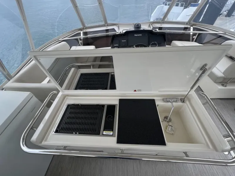 Slide: The Image of Aquila 44 YACHT 2018 - 10