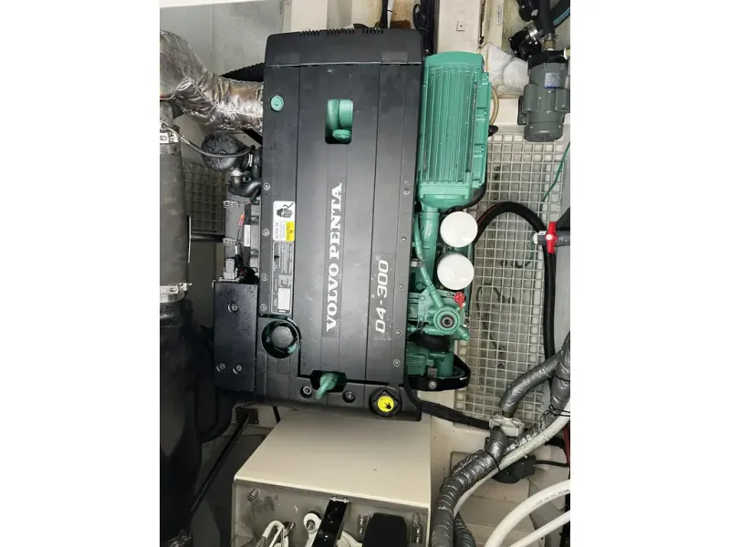 Slide: The Image of Aquila 44 YACHT 2018 - 12