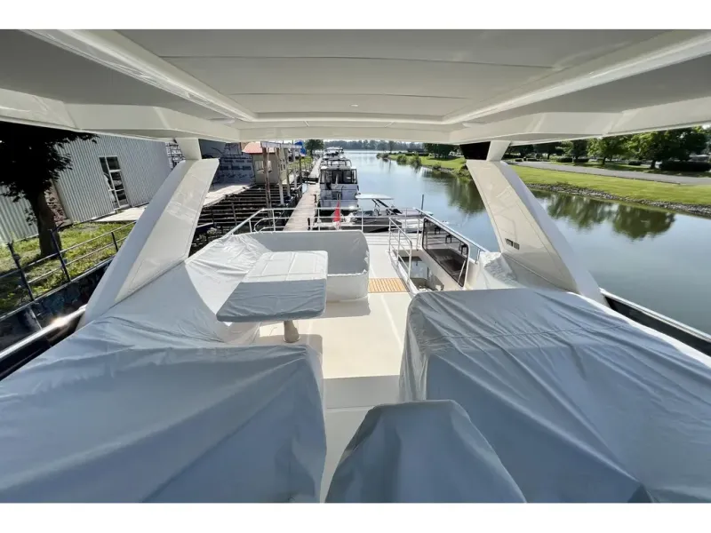 Slide: The Image of Absolute NAVETTA 58 2024 - 14