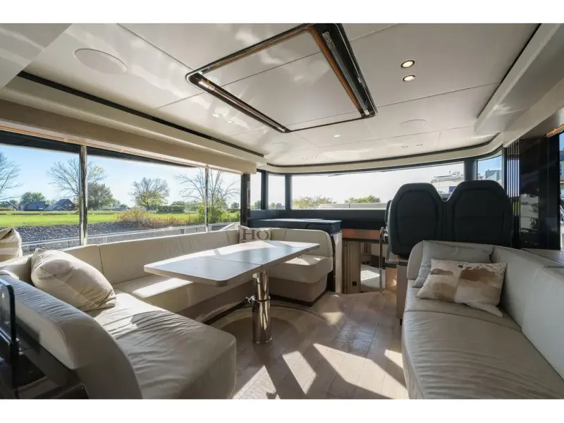 Slide: The Image of Absolute NAVETTA 52 2022 - 23