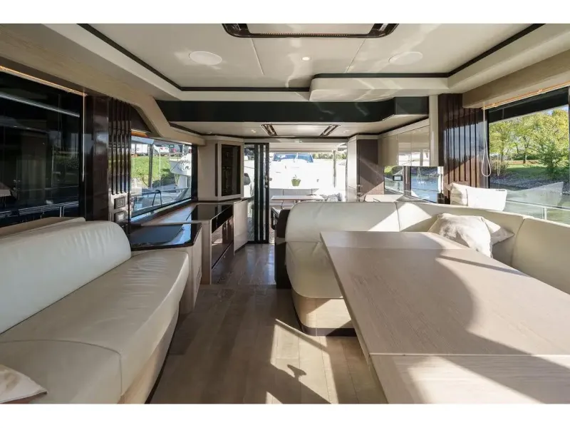 Slide: The Image of Absolute NAVETTA 52 2022 - 26