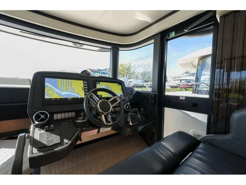 Slide: The Image of Absolute NAVETTA 52 2022 - 32