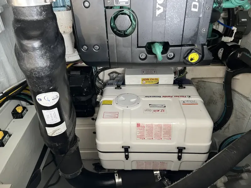 Slide: The Image of Aquila 44 YACHT 2018 - 13