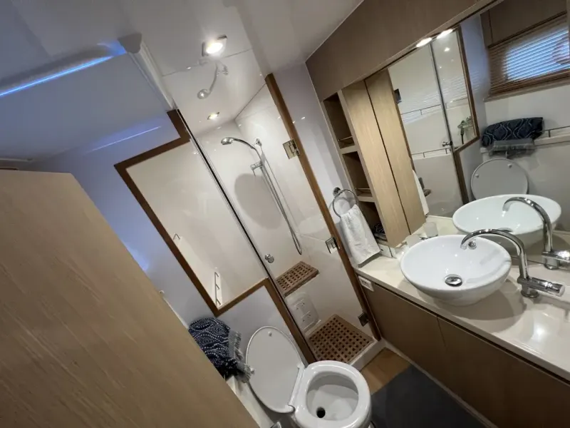 Slide: The Image of Aquila 44 YACHT 2018 - 6