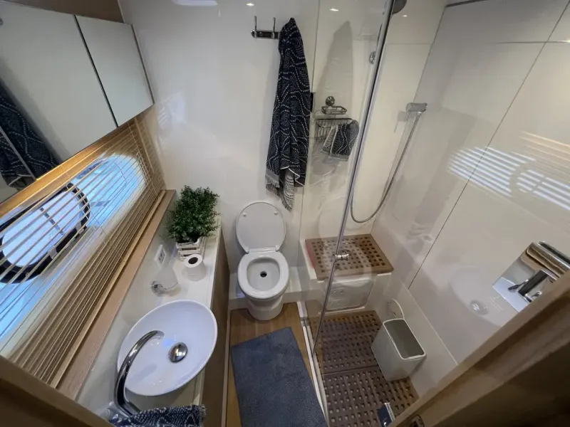 Slide: The Image of Aquila 44 YACHT 2018 - 8